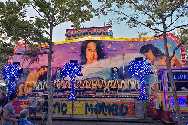 壹定发照明的娱光灯用在西班牙游乐装备展示